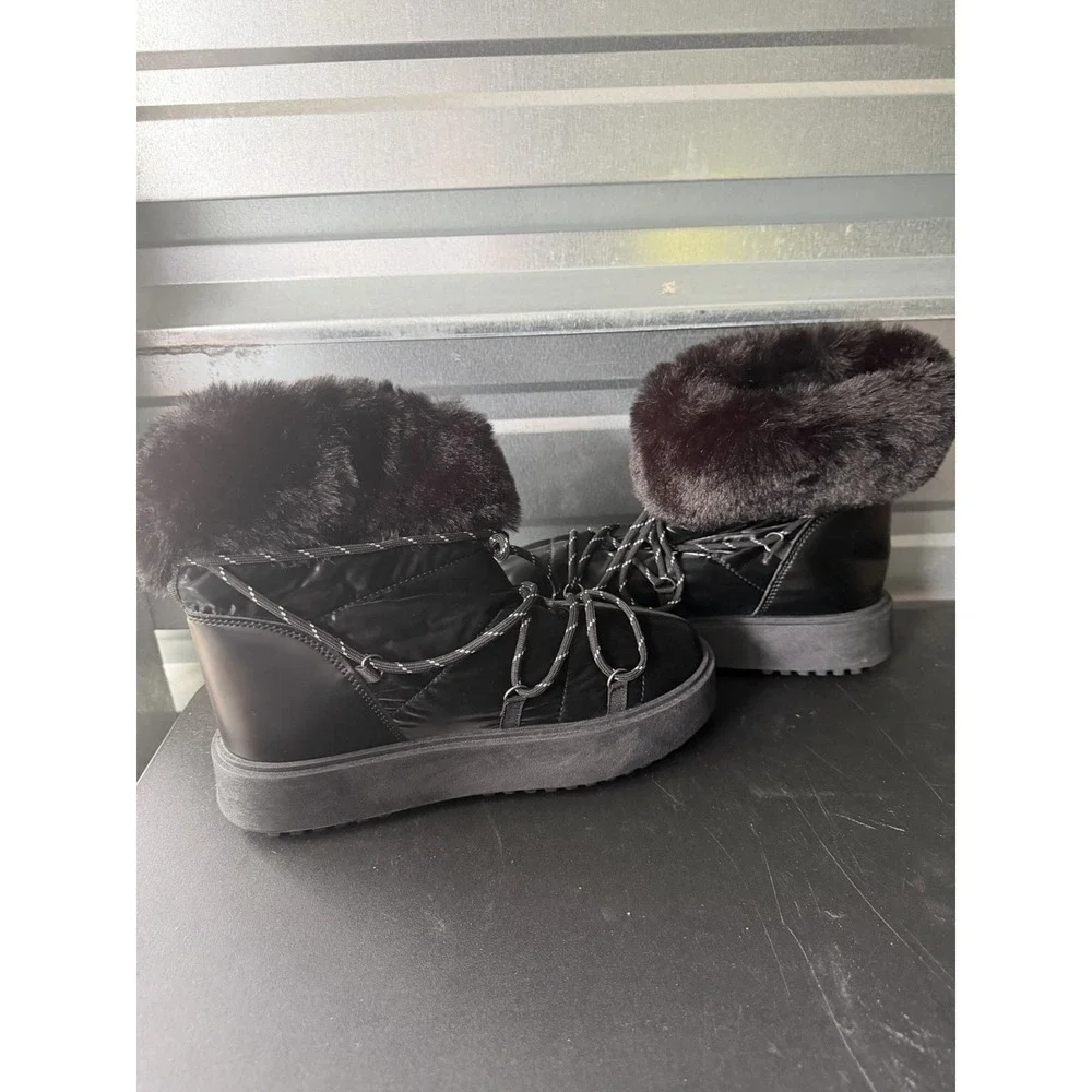Patent Leather Quilted Black Snow Boots with Fur Size 8.5 B-2